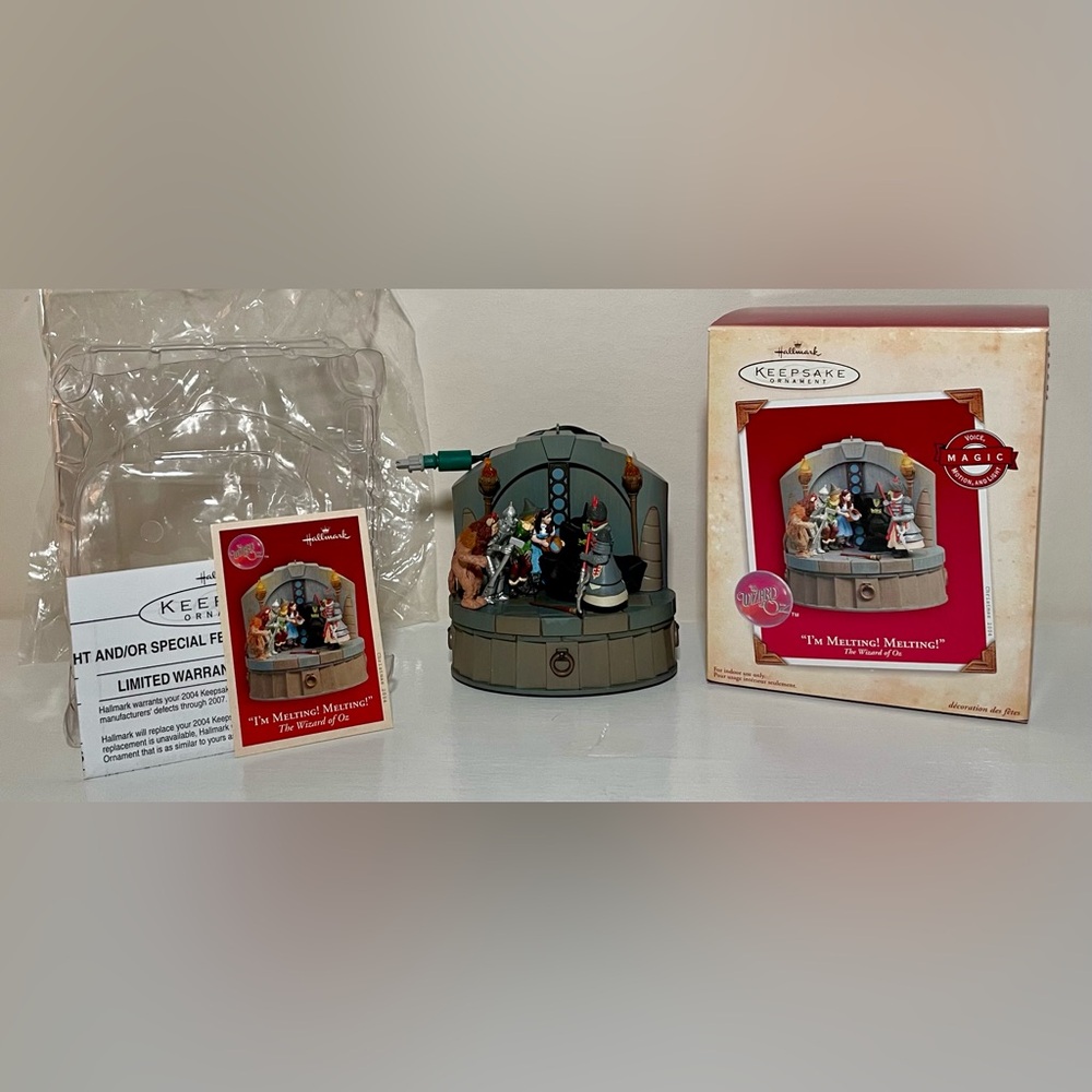 Hallmark Keepsake “I'm Melting! Melting!” Wizard of Oz Ornament - Picture 11 of 12